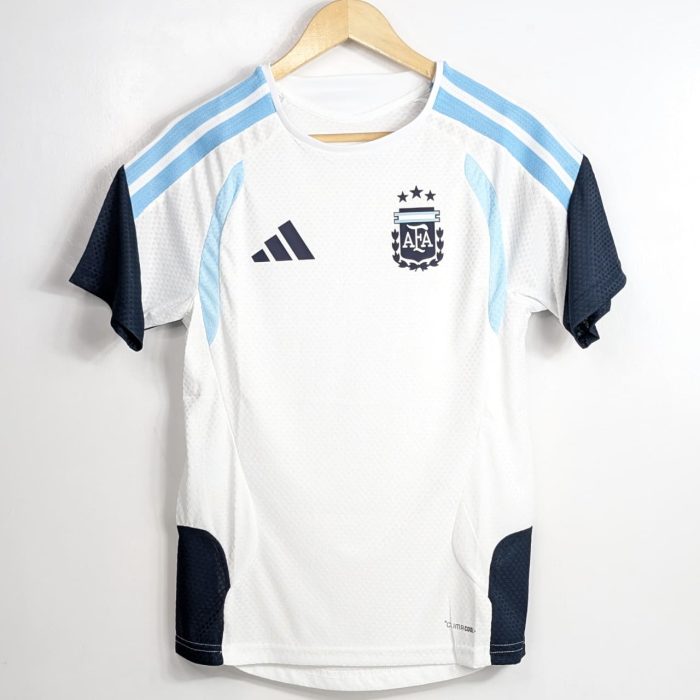 Argentina 🩵 World Cup 2026 Training Kit – Player Version Train like a champion with the Argentina 🩵 World Cup 2026 Training Kit