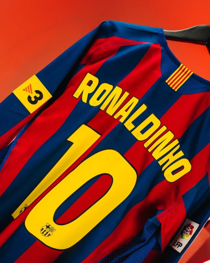 FC Barcelona 2005/06 Reissue Half Sleeve Jersey Retro Football Shirt