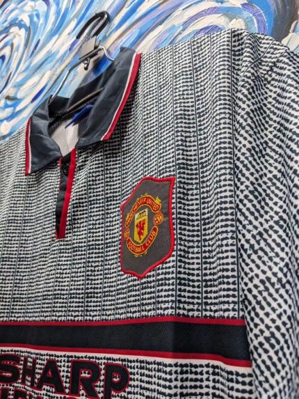 Classic Manchester United 1995/96 Away Kit